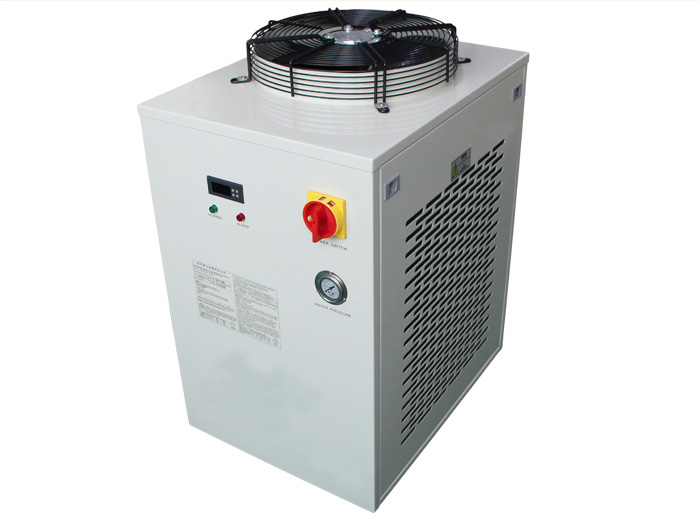UV LED固化光源設(shè)備的三大配置照射頭、水冷機(jī)、電源驅(qū)動(dòng)